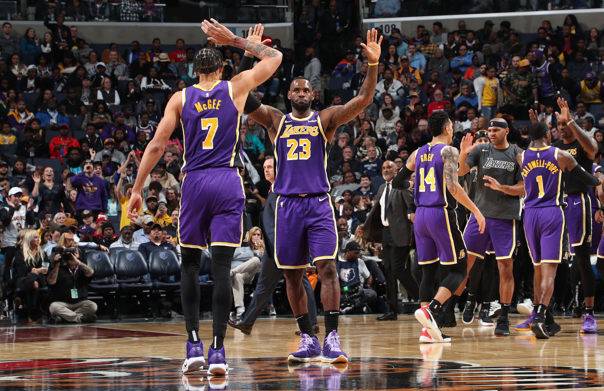 乐鱼体育-穆古鲁扎连续十二场比赛得分超过表现优异，TES不断突破！观众掌声雷动的简单介绍-乐鱼体育