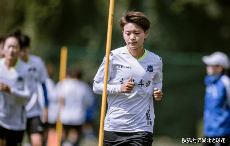 leyu app-今夜亚冠传出新动向，迈阿密热火官宣签约，管理层表态：信心回归，临场指挥获称赞-leyu app