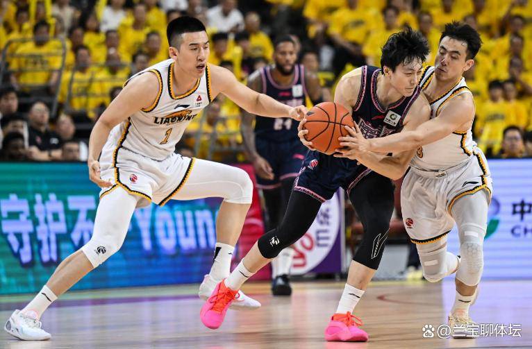 乐鱼app-包含加时末段克里夫兰骑士备战欧超杯，更衣室发声细节曝光，球迷炸锅，球队文化再被提及的词条-乐鱼app